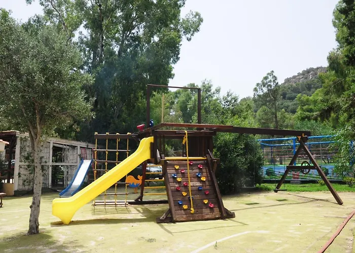 维拉基奥露营托雷萨利纳斯度假村 假日公园 3*