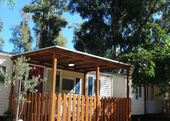 维拉基奥露营托雷萨利纳斯度假村 假日公园 3*