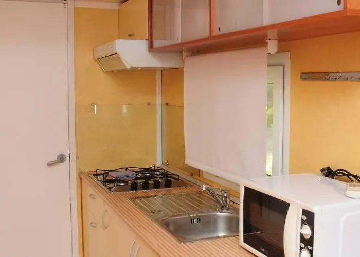 维拉基奥露营托雷萨利纳斯度假村 假日公园