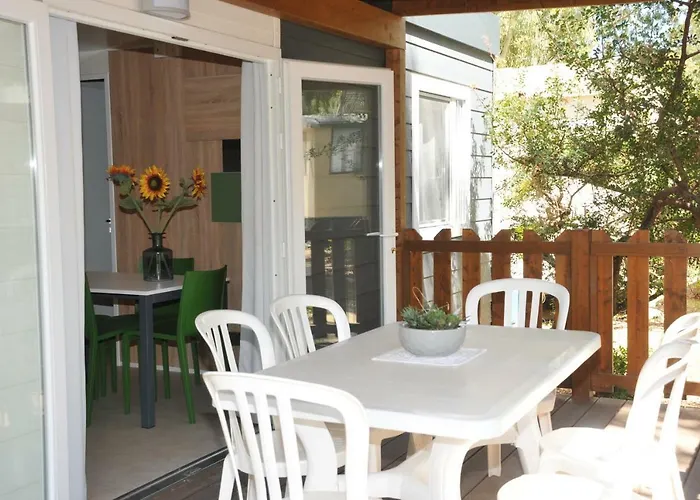 维拉基奥露营托雷萨利纳斯度假村 假日公园